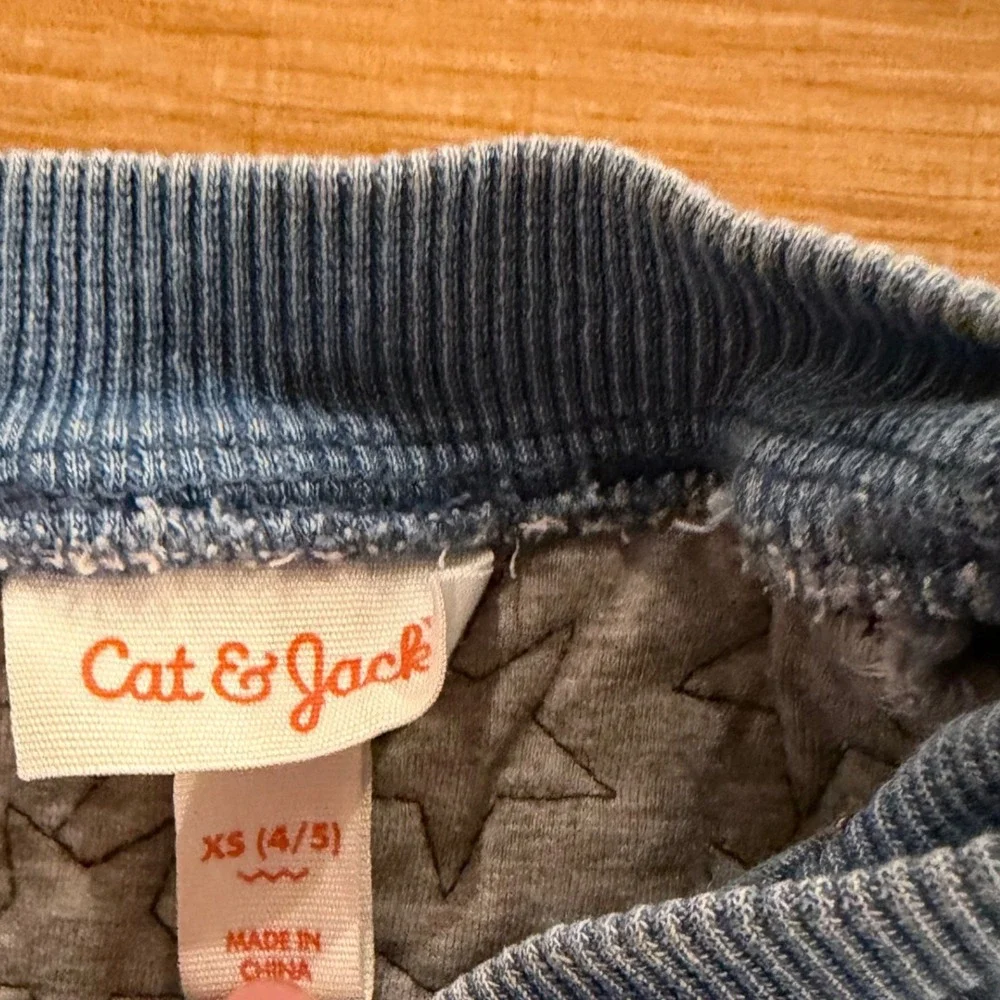 Cat & Jack Kids Blue Quilted Star Bomber Jacket XS 4/5 Denim Look Button Front